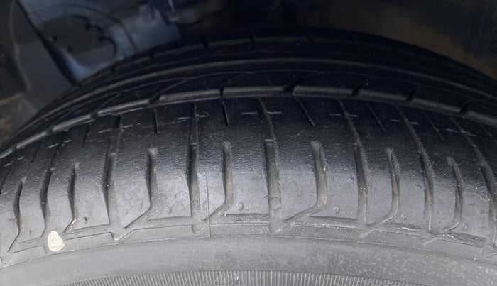 2018 Hyundai Elite i20 ASTA 1.2 (O), Petrol, Manual, 60,262 km, Left Front Tyre Tread