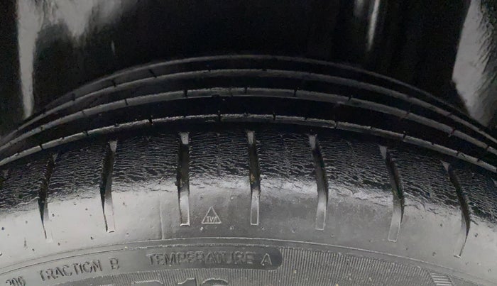 2019 Maruti Ciaz ALPHA  AT 1.5 SHVS PETROL, Petrol, Automatic, 45,144 km, Left Rear Tyre Tread
