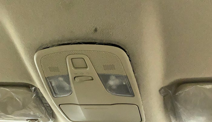 2019 Maruti Ciaz ALPHA  AT 1.5 SHVS PETROL, Petrol, Automatic, 45,144 km, Ceiling - Roof Lights not fixed proper