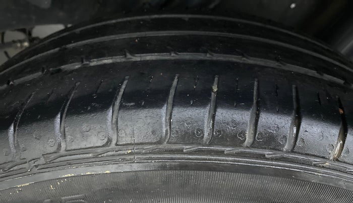 2017 Honda Jazz 1.2 SV MT, Petrol, Manual, 31,243 km, Left Rear Tyre Tread