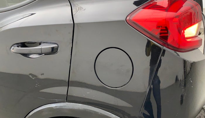 2019 Mahindra XUV300 W6 1.2 PETROL, Petrol, Manual, 99,985 km, Left quarter panel - Minor scratches
