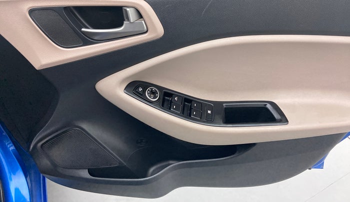 2017 Hyundai Elite i20 ASTA 1.2 (O), Petrol, Manual, 37,172 km, Driver Side Door Panels Control