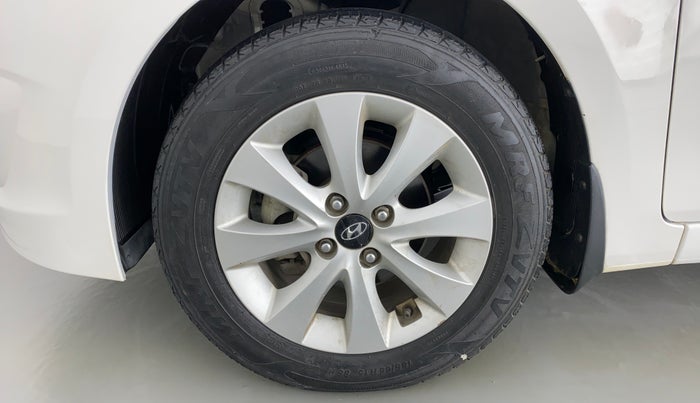 2016 Hyundai Verna FLUIDIC 1.6 VTVT S AT, Petrol, Automatic, 38,026 km, Left Front Wheel