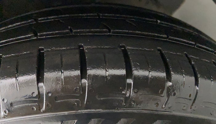 2020 Hyundai AURA S CNG, CNG, Manual, 37,676 km, Left Rear Tyre Tread