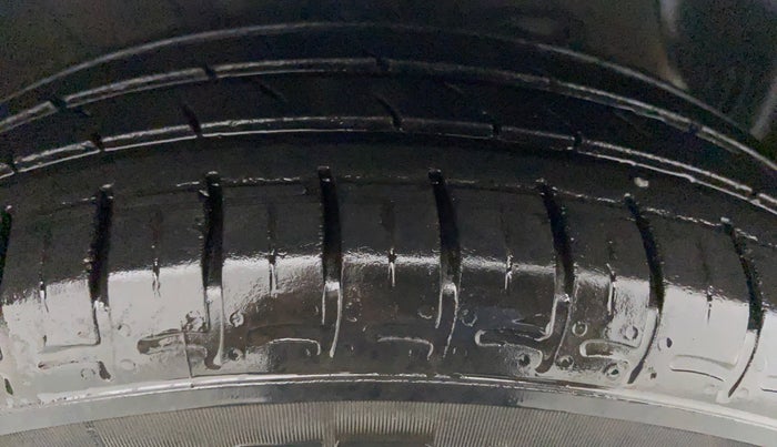 2020 Hyundai AURA S CNG, CNG, Manual, 37,676 km, Right Front Tyre Tread