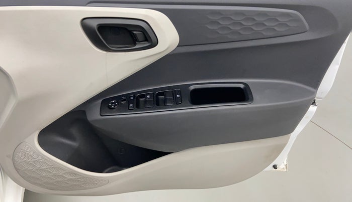 2020 Hyundai AURA S CNG, CNG, Manual, 37,676 km, Driver Side Door Panels Control