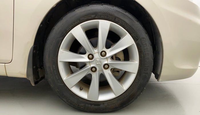 2011 Hyundai Verna FLUIDIC 1.6 SX VTVT, Petrol, Manual, 77,170 km, Right Front Wheel