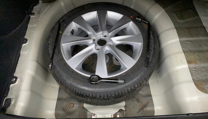 2011 Hyundai Verna FLUIDIC 1.6 SX VTVT, Petrol, Manual, 77,170 km, Spare Tyre