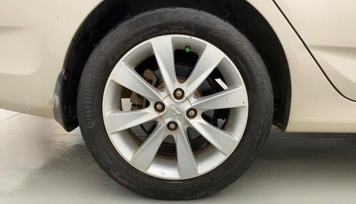 2011 Hyundai Verna FLUIDIC 1.6 SX VTVT, Petrol, Manual, 77,170 km, Right Rear Wheel