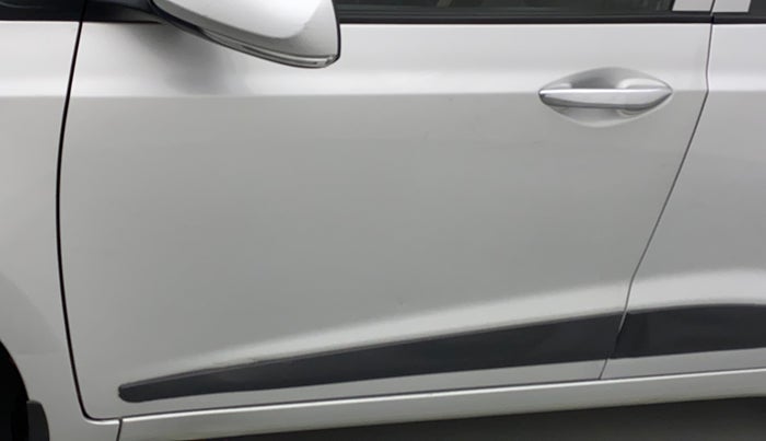 2017 Hyundai Grand i10 ASTA 1.2 KAPPA VTVT, CNG, Manual, 52,300 km, Front passenger door - Minor scratches
