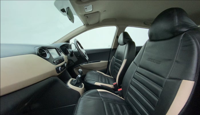 2017 Hyundai Grand i10 ASTA 1.2 KAPPA VTVT, CNG, Manual, 52,300 km, Right Side Front Door Cabin