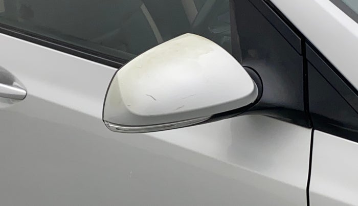 2017 Hyundai Grand i10 ASTA 1.2 KAPPA VTVT, CNG, Manual, 52,300 km, Right rear-view mirror - Cover has minor damage