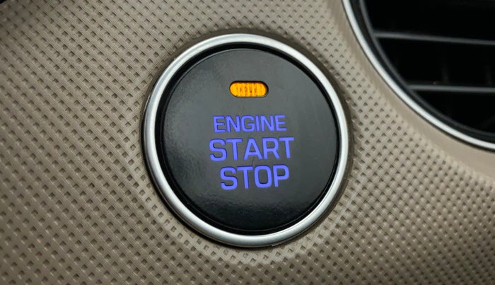 2017 Hyundai Grand i10 ASTA 1.2 KAPPA VTVT, CNG, Manual, 52,300 km, Keyless Start/ Stop Button