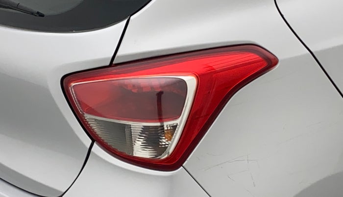 2017 Hyundai Grand i10 ASTA 1.2 KAPPA VTVT, CNG, Manual, 52,300 km, Right tail light - Minor scratches