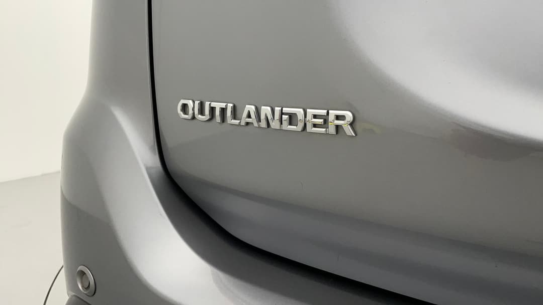 2017 Mitsubishi Outlander Ls Safety Pack (4x4) 7 Seats, Automatic, 111055 km, Badge (Boot Left Side)