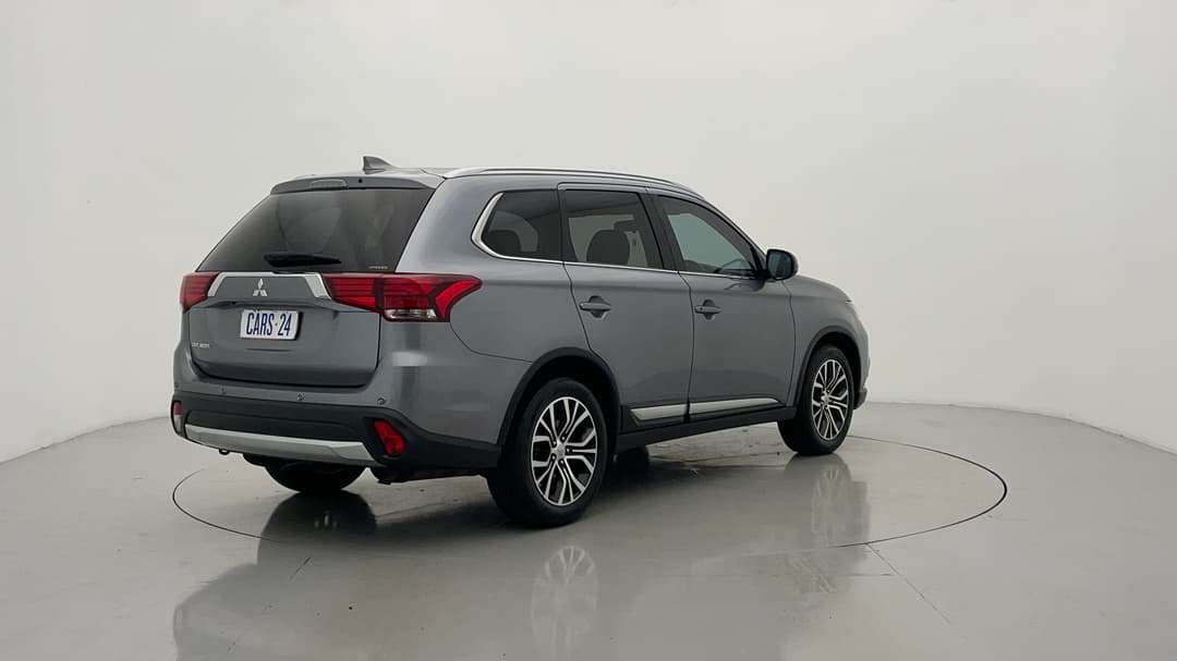 2017 Mitsubishi Outlander Ls Safety Pack (4x4) 7 Seats, Automatic, 111055 km, Right Back Diagonal (45- Degree) View