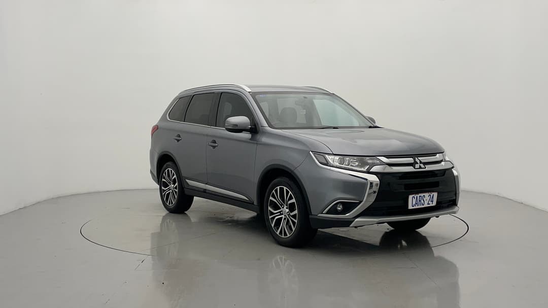 2017 Mitsubishi Outlander Ls Safety Pack (4x4) 7 Seats, Automatic, 111055 km, Right Front Diagonal (45- Degree) View