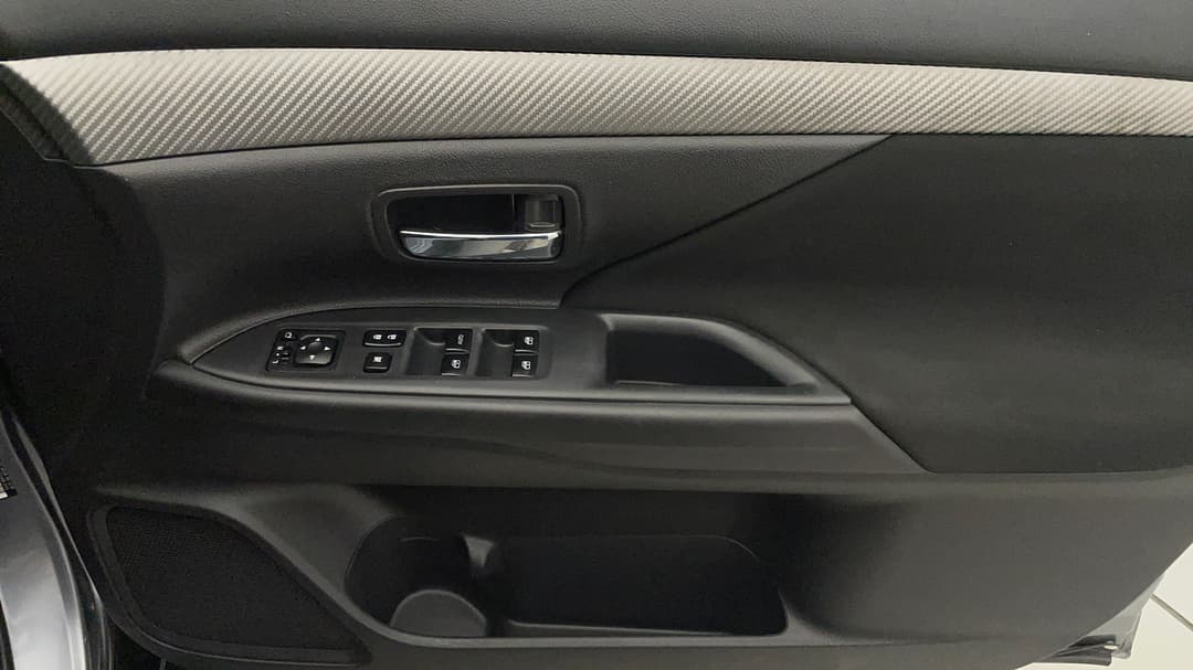 2017 Mitsubishi Outlander Ls Safety Pack (4x4) 7 Seats, Automatic, 111055 km, Speaker View