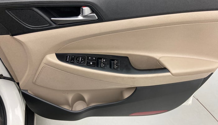 2018 Hyundai Tucson GLS 2WD AT PETROL, Petrol, Automatic, 62,523 km, Driver Side Door Panels Control