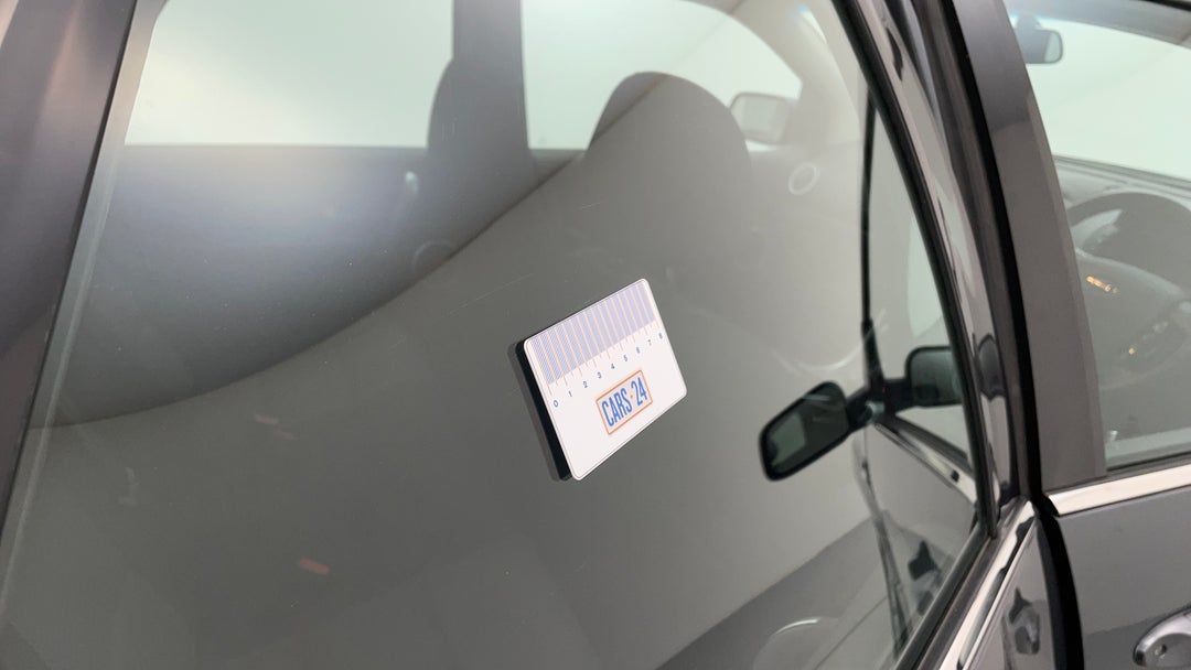 Window Glass Rear RHS Scratch