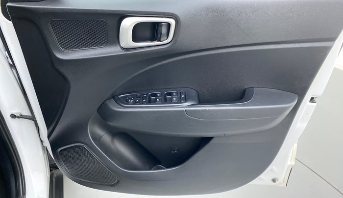 2020 Hyundai VENUE SX 1.0 GDI IMT, Petrol, Manual, 26,667 km, Driver Side Door Panels Control