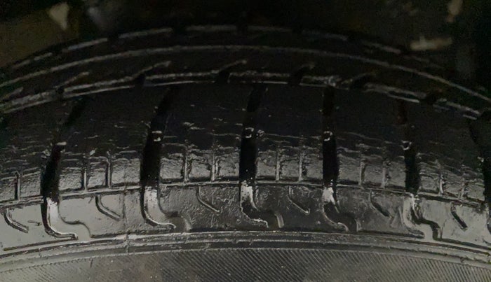 2010 Maruti Swift VDI, Diesel, Manual, 41,170 km, Left Front Tyre Tread
