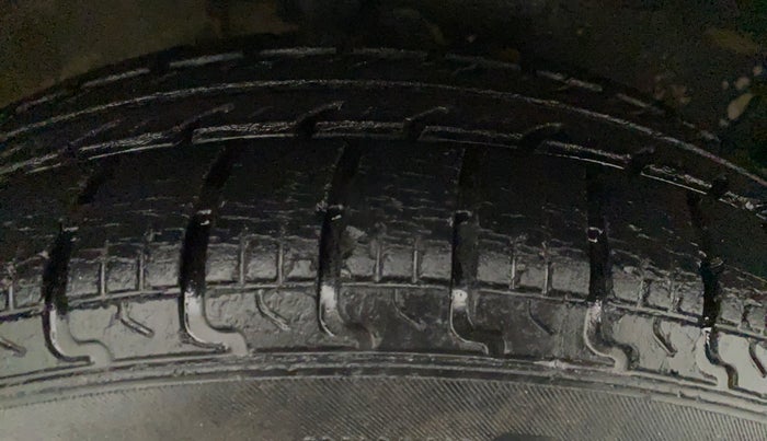2010 Maruti Swift VDI, Diesel, Manual, 41,170 km, Left Rear Tyre Tread