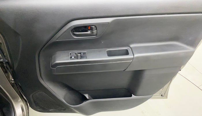 2023 Maruti New Wagon-R LXI 1.0, Petrol, Manual, 2,428 km, Driver Side Door Panels Control