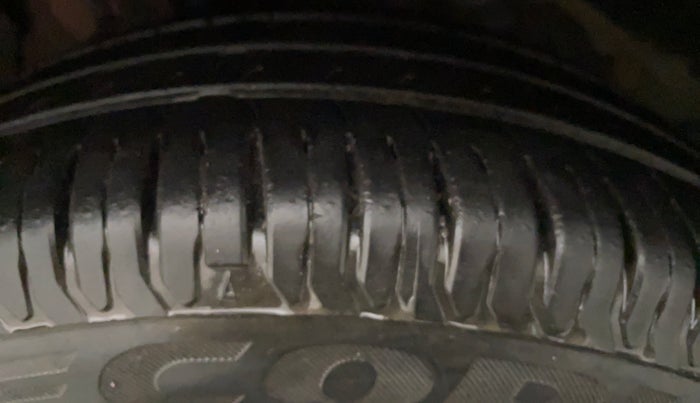 2015 Tata Bolt XMS REVOTRON, Petrol, Manual, 60,878 km, Left Front Tyre Tread