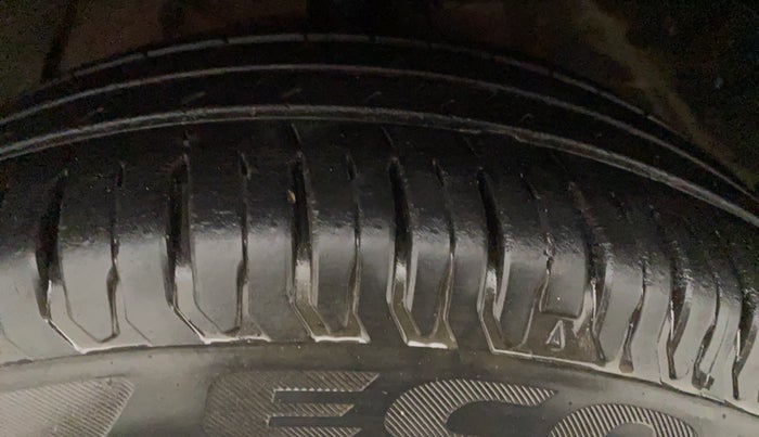 2015 Tata Bolt XMS REVOTRON, Petrol, Manual, 60,878 km, Left Rear Tyre Tread