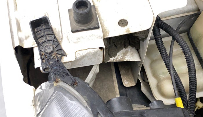 2020 Renault TRIBER RXZ, Petrol, Manual, 77,180 km, Right headlight - Clamp has minor damage