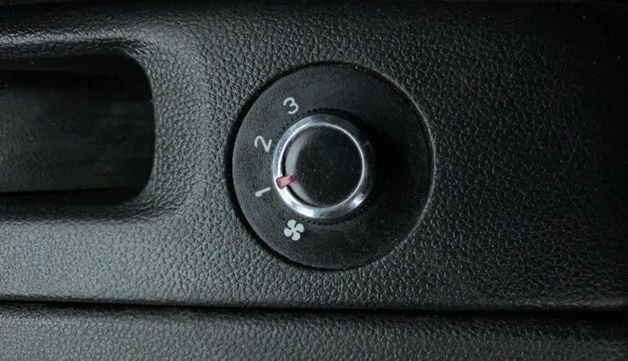 2020 Renault TRIBER RXZ, Petrol, Manual, 77,180 km, Rear AC Temperature Control