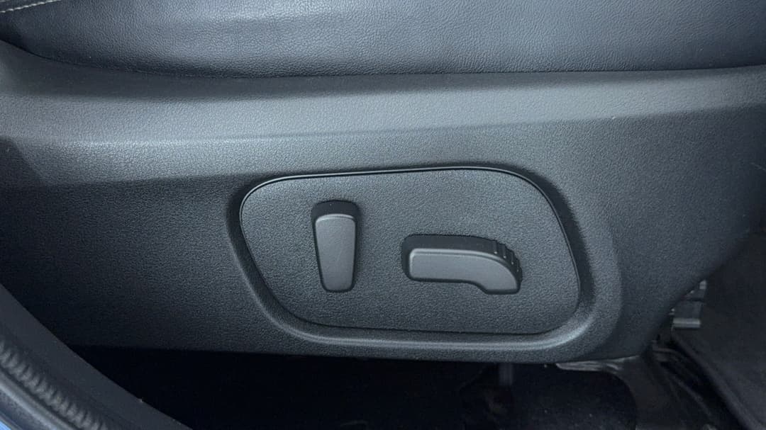 2018 Subaru Forester 2.5i-s, Automatic, 77243 km, Drivers Side Adjustment Panel