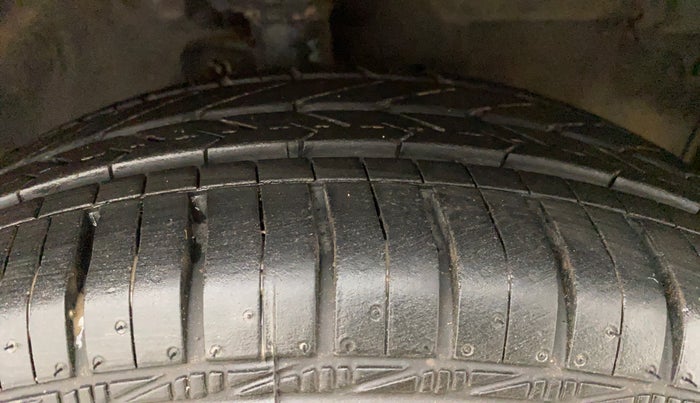2015 Maruti Celerio ZXI, Petrol, Manual, 40,316 km, Right Front Tyre Tread
