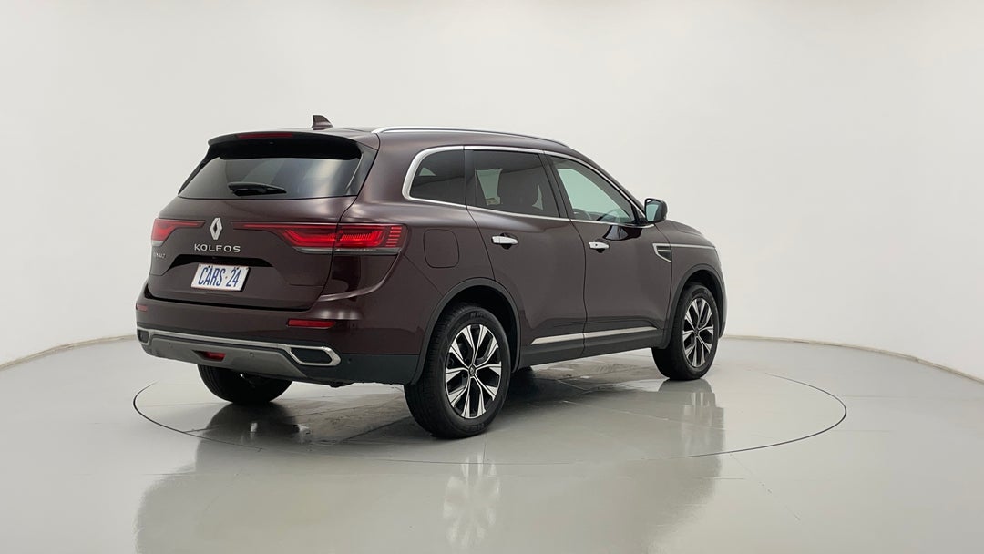 Right Back Diagonal (45- Degree) View