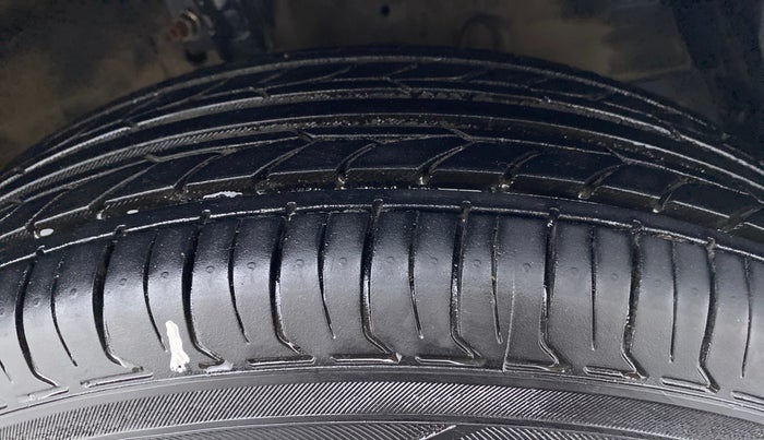 2014 Maruti Swift Dzire VXI, Petrol, Manual, 65,239 km, Right Front Tyre Tread