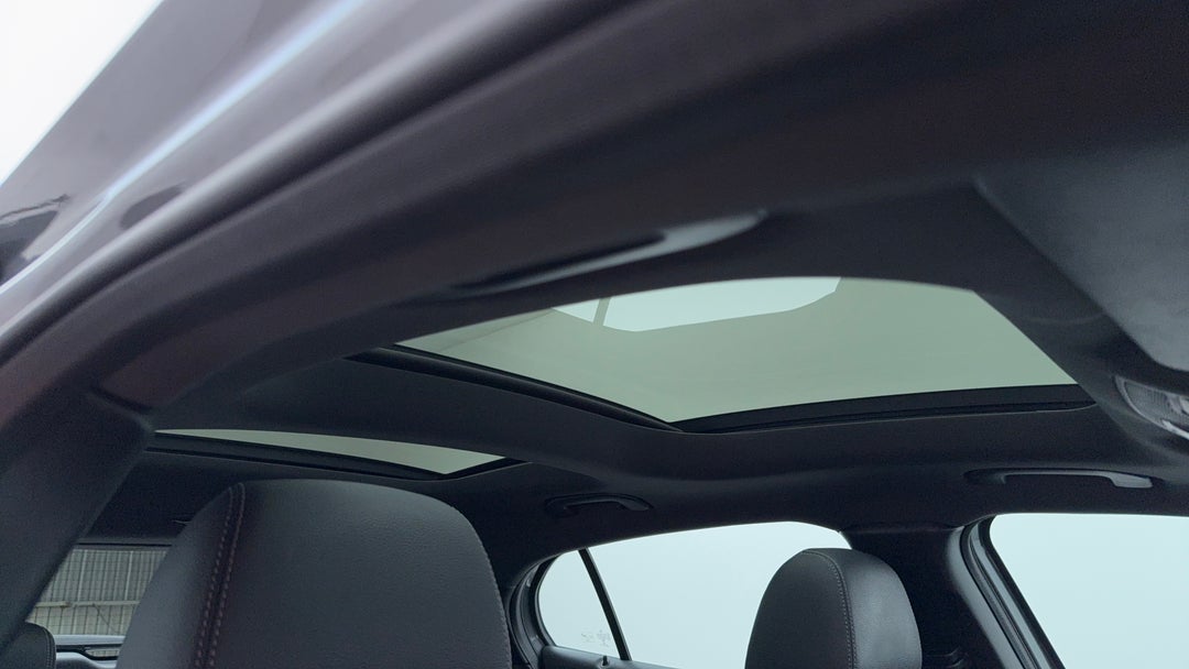 Interior Sunroof/Moonroof