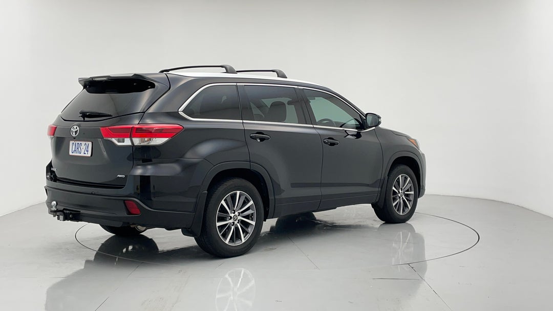 Right Back Diagonal (45- Degree) View