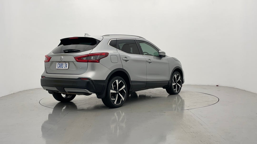 Right Back Diagonal (45- Degree) View