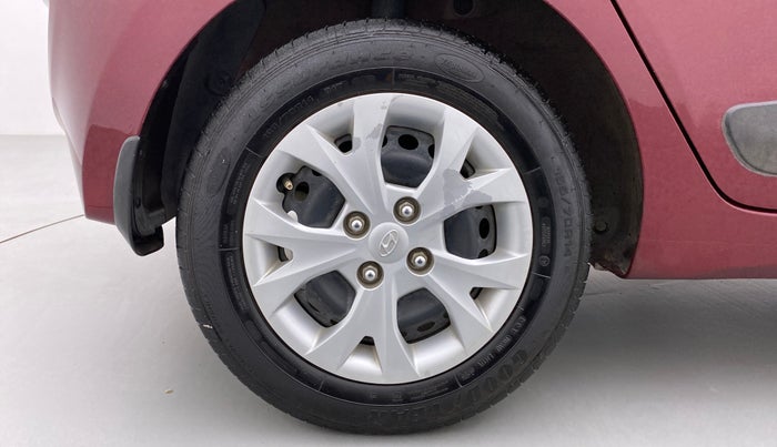 2015 Hyundai Grand i10 SPORTZ 1.2 KAPPA VTVT, Petrol, Manual, 47,387 km, Right Rear Wheel
