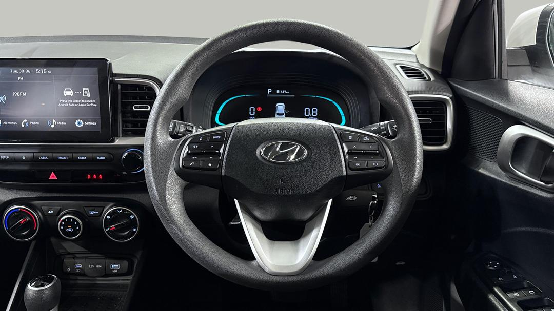 2025 Hyundai Venue Venue, Automatic, 26294 km, Steering Wheel Close-up