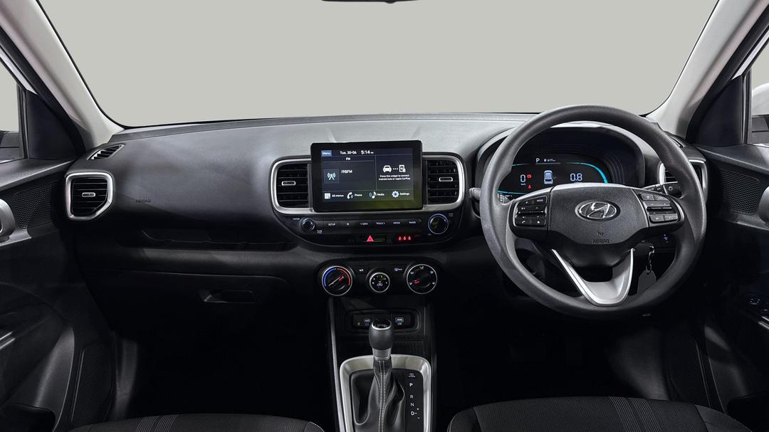 2025 Hyundai Venue Venue, Automatic, 26294 km, Dashboard View
