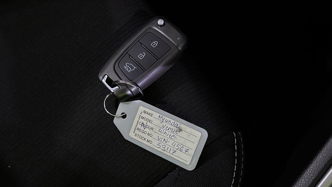 2025 Hyundai Venue Venue, Automatic, 26294 km, Key Close-up
