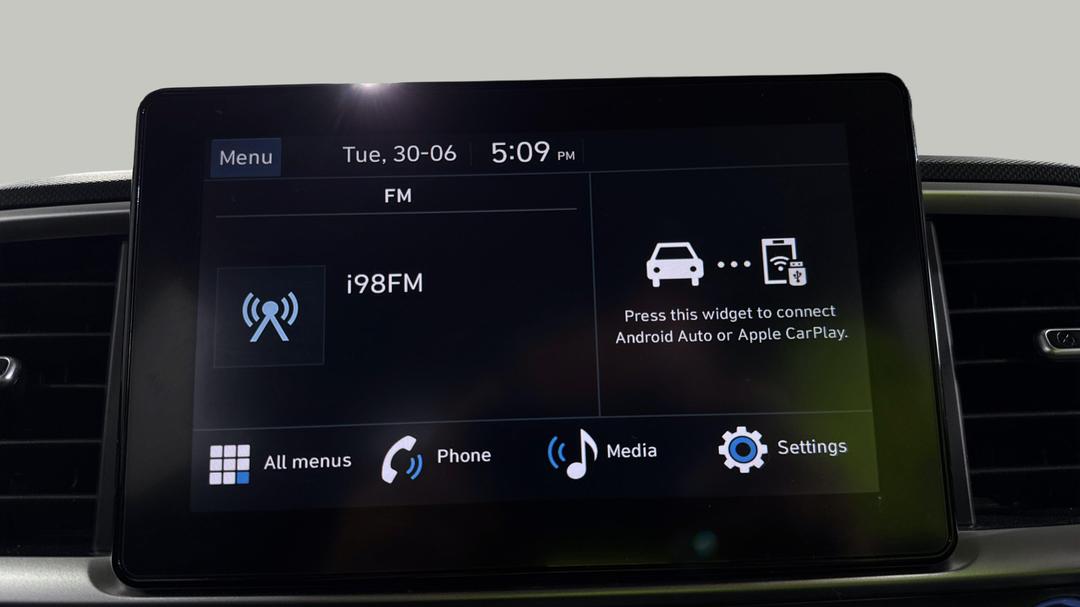 2025 Hyundai Venue Venue, Automatic, 26294 km, Infotainment System