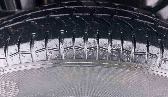 2015 Maruti Swift Dzire VXI 1.2 BS IV, Petrol, Manual, 61,794 km, Right Rear Tyre Tread
