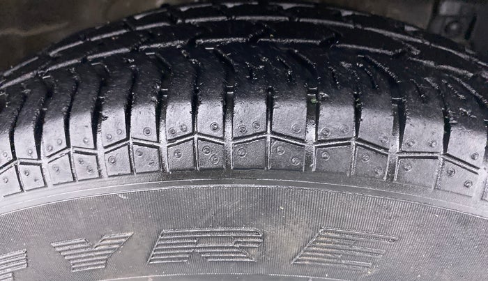 2015 Maruti Swift Dzire VXI 1.2 BS IV, Petrol, Manual, 61,794 km, Right Front Tyre Tread