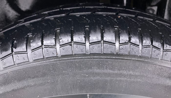 2015 Maruti Swift Dzire VXI 1.2 BS IV, Petrol, Manual, 61,794 km, Left Rear Tyre Tread