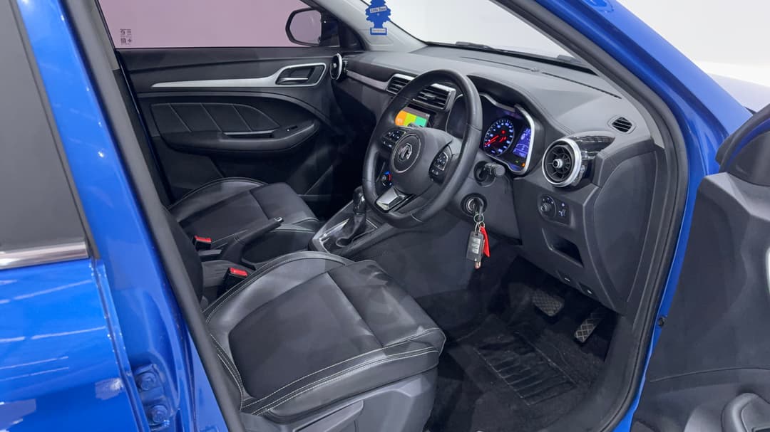 2021 MG ZS Excite, Automatic, 44697 km, Right Side Front Door Cabin View