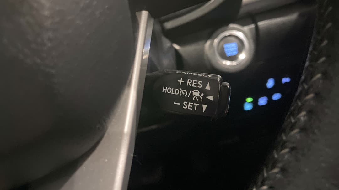 2024 Toyota Hilux Sr5 (4x4), Automatic, 27715 km, Cruise Control