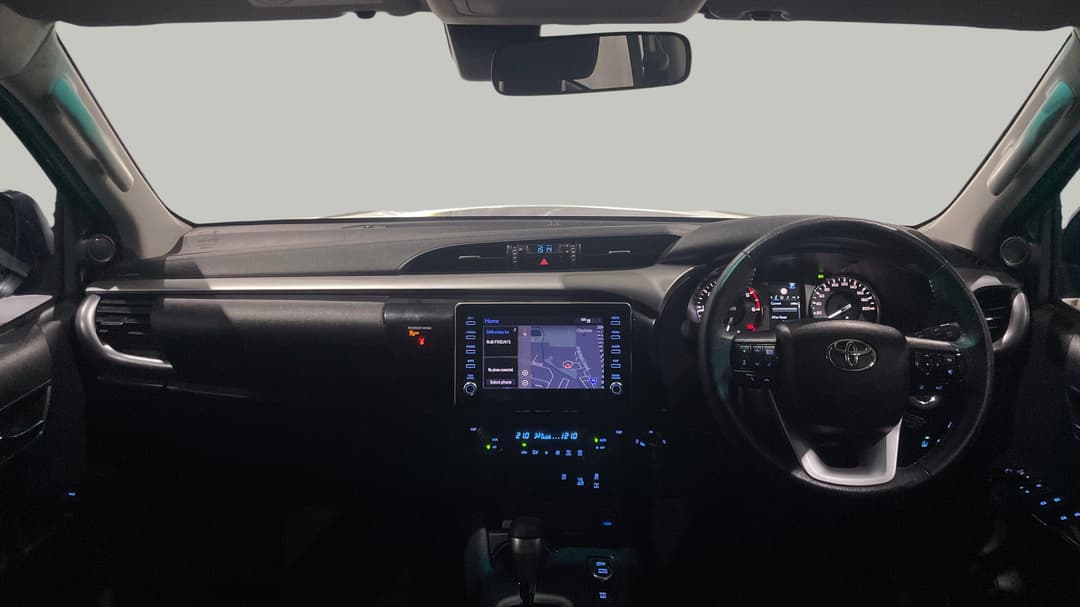 2024 Toyota Hilux Sr5 (4x4), Automatic, 27715 km, Dashboard View